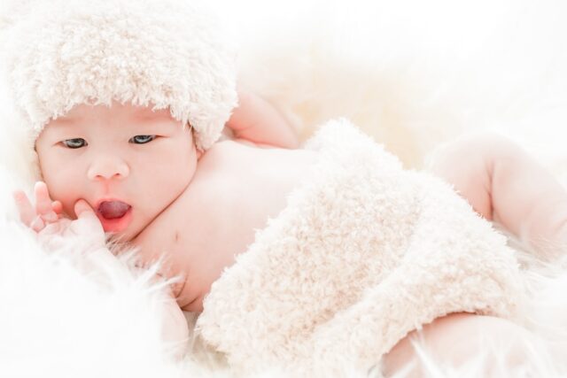 生後2週間までの新生児を撮影するニューボーンフォト。

ふとした表情や手足の仕草など、その時にしか残せないシーンがたくさんあります。

フォトスタジオOpaでは、お子様やお母様のことを第一に考え、体調不良などでのキャンセル料・日程変更料は一切いただいておりませんので、安心してご利用いただけます✨

予約してみたい・気になることがある方はお気軽にお店までお問合せください🌿

お問合せはお電話、もしくはLINEにて承ります☎️
.
.
.
#photostudio #バースデーフォト #フォトスタジオ #ベビーフォト #キッズ #七五三 #七五三前撮り #七五三後撮り #七五三3歳 #七五三5歳 #七五三7歳 #七五三着物 #七五三写真 #写真館 #記念写真 #お宮参り #名古屋フォトスタジオ #貸切フォトスタジオ #ニューボーンフォト
#ニューボーン #ベビーフォト #新生児　#photostudiomoa #フォトスタジオOpa